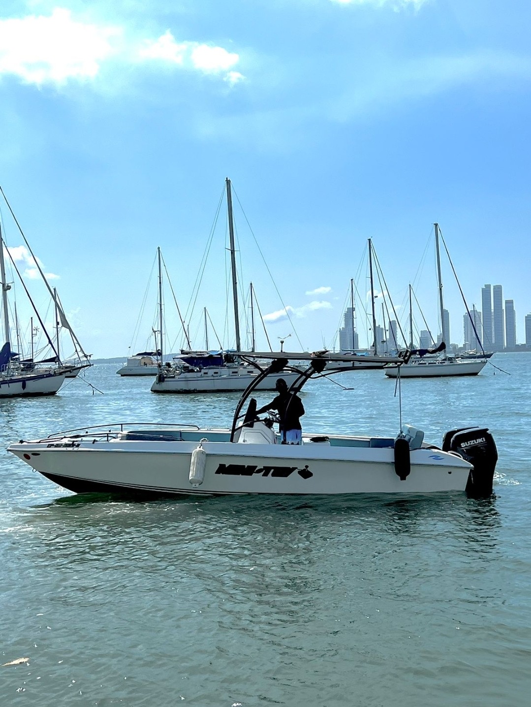 Bote Mini Toy – 27ft